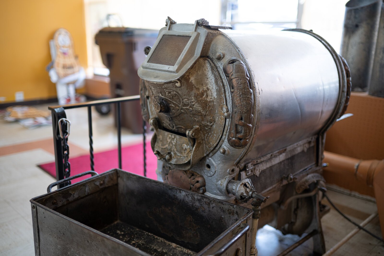 The Peanut Shoppe still uses the original Planters peanut roaster, from when the shop was a franchise, even though most materials with the brand's name were destroyed in the 40s when Planters shut down its franchises.